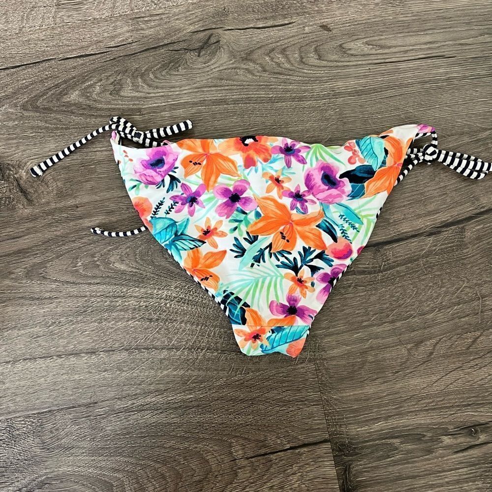 Hot water floral bikini bottom S/P - Picture 2 of 4